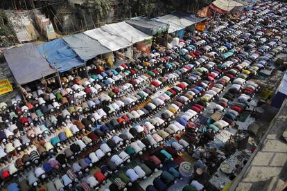 Oración del viernes durante el Biswa Ijtema en Dhaka, Bangladesh.