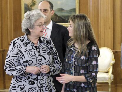 Sol Gallego-Díaz charla con la Princesa, ayer en La Zarzuela.