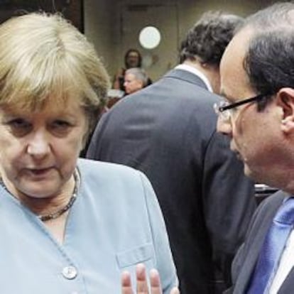 Hollande evita chocar del todo con Merkel