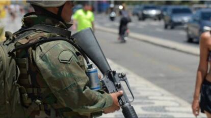 Tudo é enorme no Brasil, menos o biquíni