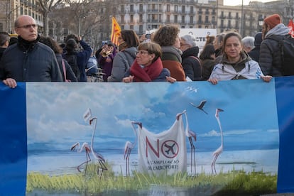 Manifestación en Barcelona contra la ampliación del aeropuerto. 