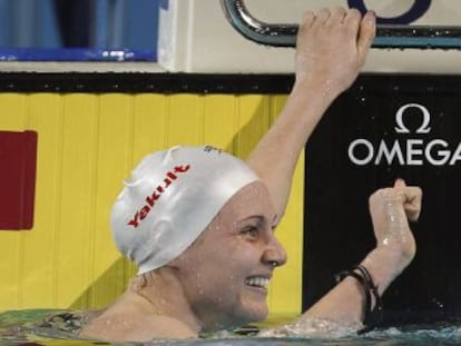 Melanie Costa celebra una de sus medallas en Estambul.