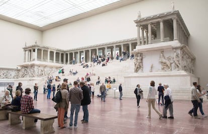 Visitantes del Museo de P&eacute;rgamo en Berl&iacute;n.