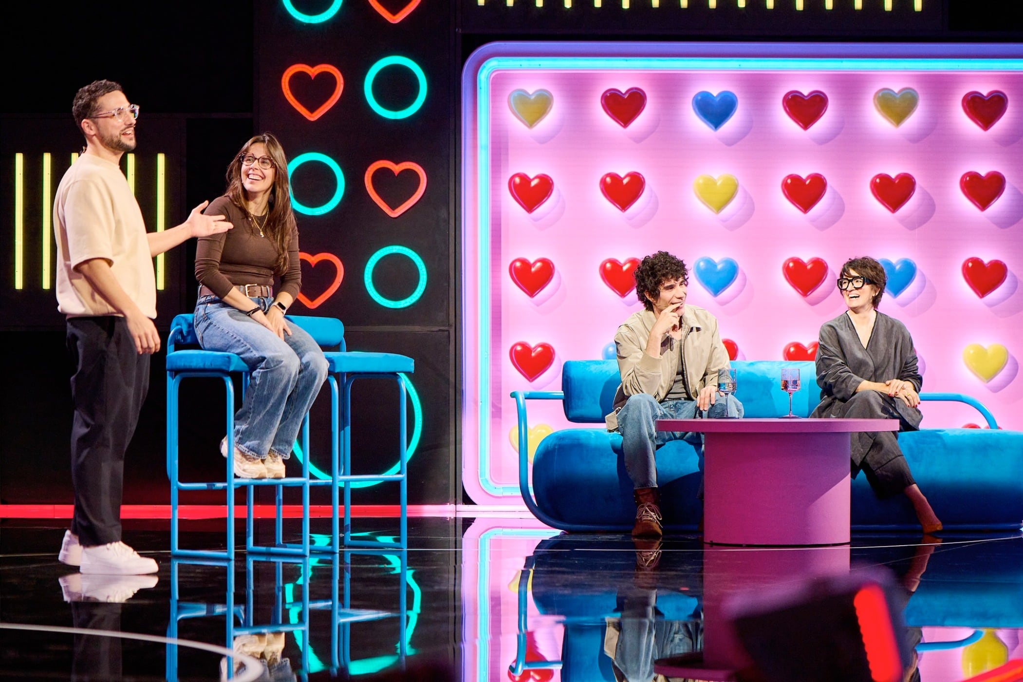 El ‘First Dates’ que hace humor (y no escarnio) de las banderas rojas llega a Prime Video