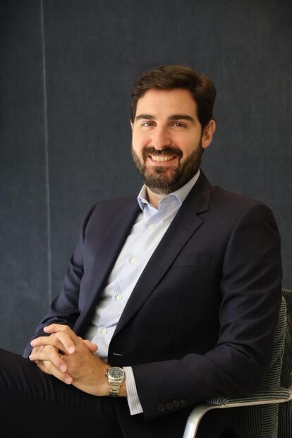 Pelayo Moreno es el nuevo jefe de gestión de activos de Drago. Con más de 20 años de experiencia en el sector inmobiliario, ha desarrollado su carrera en áreas como el desarrollo de negocio, el asesoramiento en transacciones y la gestión de vehículos y activos inmobiliarios. Entre otros cargos, ha sido director inmobiliario en Hipoges Iberia, director de gestión de activos en Kennedy Wilson durante nueve años y gestor de activos y desarrollo de negocios en Grupo Lar.