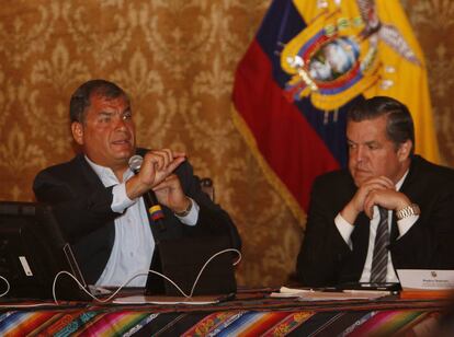 Rafael Correa en rueda de prensa
