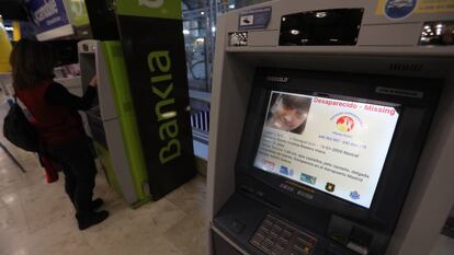 Denuncia de desaparición en un cajero de la Terminal 4 del aeropuerto de Barajas (Madrid). 