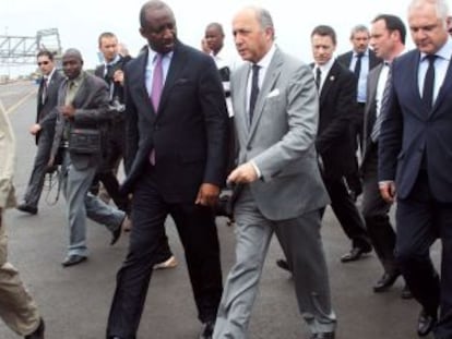 El ministro de exteriores de Mali, junto a su hom&oacute;logo franc&eacute;s.