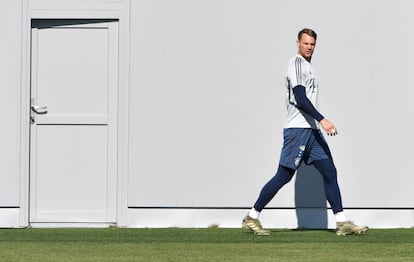 Manuel Neuer, capitán del Bayern, en su regreso a los entrenamientos, el 16 de abril.