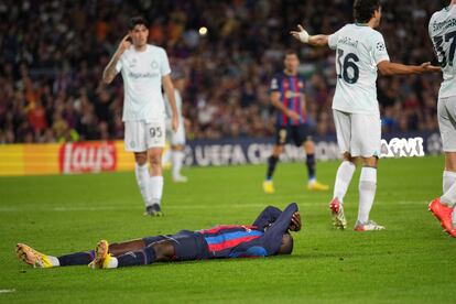 Dembélé se lamenta de una ocasión durante el partido entre el Barcelona y el Inter este miércoles en el Camp Nou.