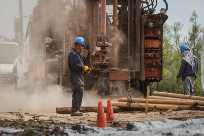 Geologists conduct reconnaissance work and drilling at the El Pinabete and Conchas Norte mines in Coahuila, Mexico.