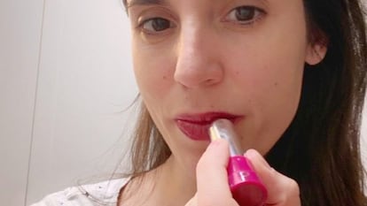 Irene Montero e sua selfie de apoio à hashtag #VermelhoEmBelém.