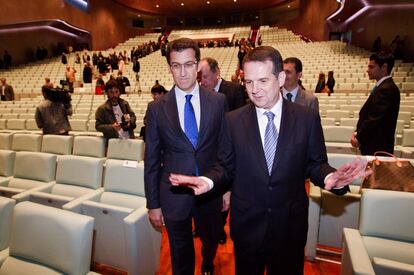 El alcalde de Vigo, Abel Caballero, con el presidente de la Xunta, Alberto Núñez Feijóo.