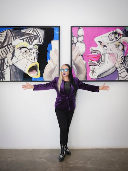 ORLAN, en la galería RocioSantaCruz de Barcelona, donde puede verse su nueva exposición.