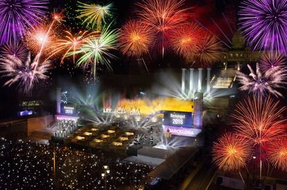 Recreaci&oacute; de l&rsquo;espectacle de foc, aigua i m&uacute;sica que es viur&agrave; davant la Font M&agrave;gica de Montju&iuml;c. 