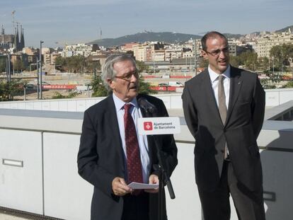 El ex alcalde Xavier Trias y el ex concejal Antoni Vives en la plaza de les Gl&ograve;ries el a&ntilde;o pasado.