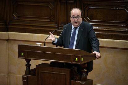 Miquel Iceta habla a los diputados durante la sesión de investidura, Jordi Turull, de JxCat, es el candidato a president, el 22 de marzo.