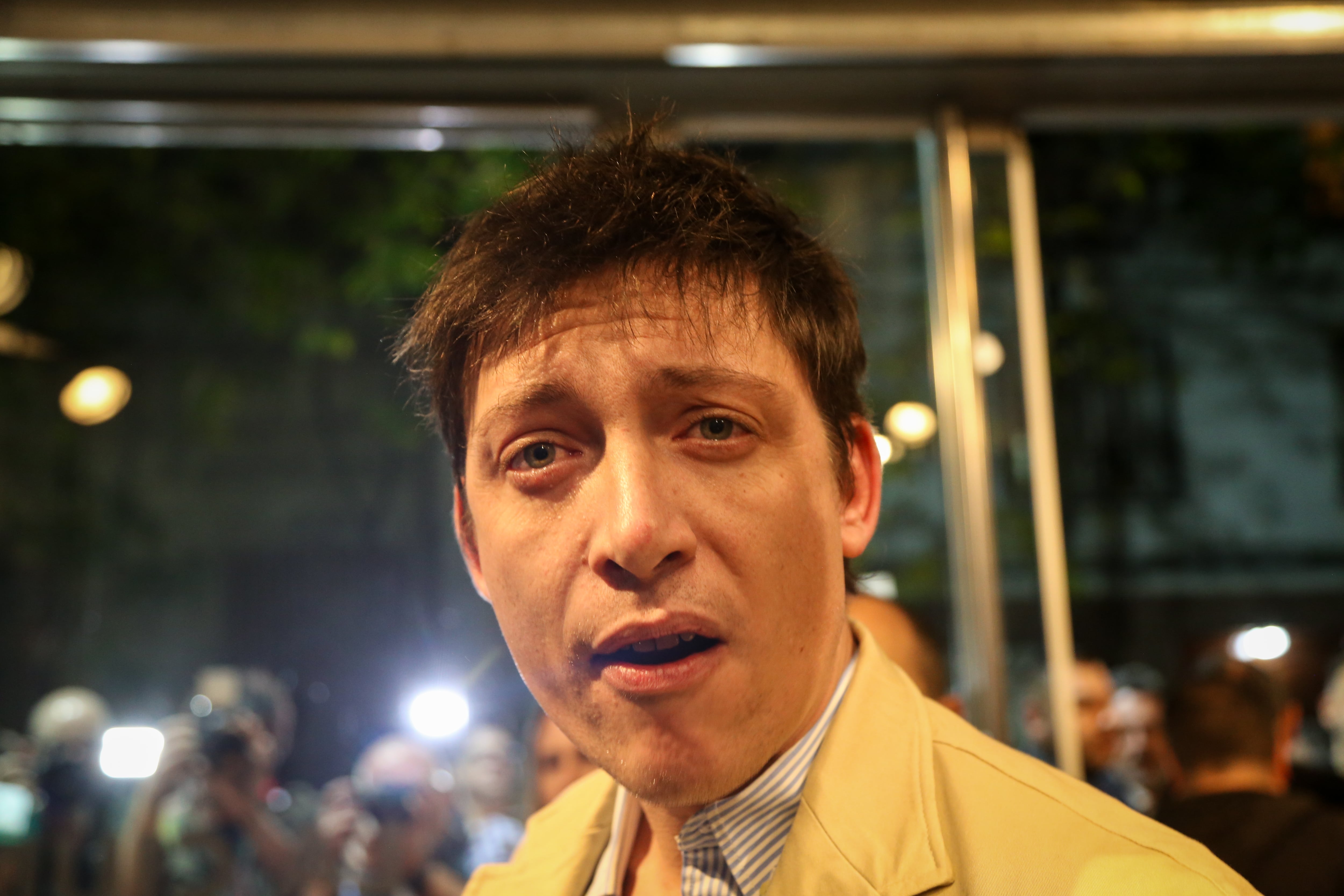 Momento en que Santiago Caputo increpa al fotógrafo