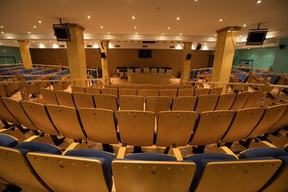 Salón de actos del edificio que iba a albergar la Universidad Tecnología y Empresa.