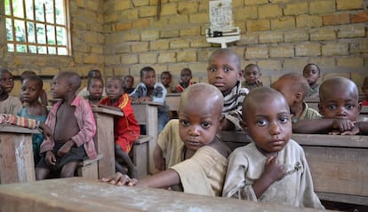 Niños baka en la escuela infantil de Bemba II.