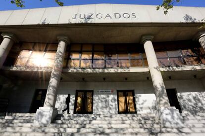 Fachada de los juzgados de Alcorcón, ayer por la mañana.