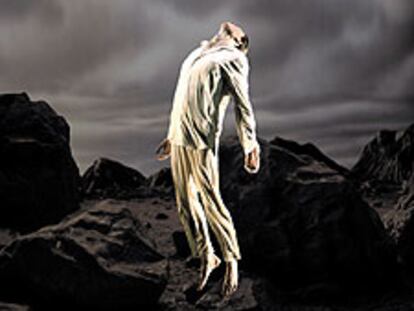 Una imagen de la videoinstalación <i>Cinco ángeles para el </i><i>milenio,</i> de Bill Viola.