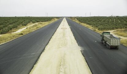 Obras de la SE40 a su paso por el t&eacute;rmino municipal de Almensilla (Sevilla)