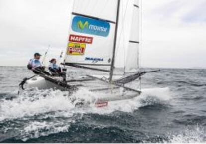 Iker Mart&iacute;nez y Tara Pacheco durante la regata en aguas alemanas.