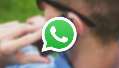 Logotipo de WhatsApp con un fondo de llamada con el móvil