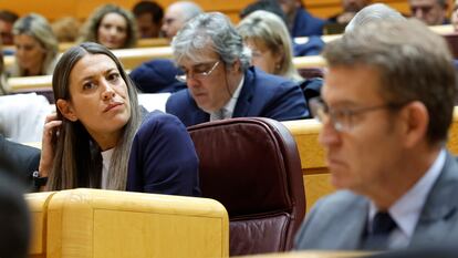 La diputada de Junts Míriam Nogueras (izquierda), este martes en el pleno del Congreso celebrado en el Senado.