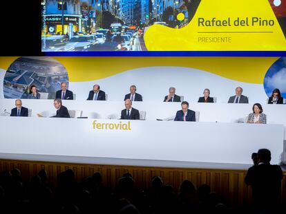 Vista general de la Junta General Ordinaria de Accionistas de Ferrovial, en el auditorio ONCE, a 13 de abril de 2023, en Madrid (España). Durante la Junta, los accionistas han votado el traslado de la sede social de la empresa a Países Bajos por la absorción de Ferrovial por parte de Ferrovial International SE. Durante el encuentro, también se ha sometido a aprobación la reelección del consejero delegado, Ignacio Madridejos, en la categoría de consejero ejecutivo.
13 ABRIL 2023;FERROVIAL;PAISES BAJOS;JUNTA;ACCIONISTAS;TRASLADO
Alberto Ortega / Europa Press
13/04/2023