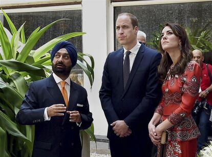 Guillermo y Kate, en el Taj Mahal Palace Hotel de Mumbai, India, que 2008 sufrió un atentado terrorista.
