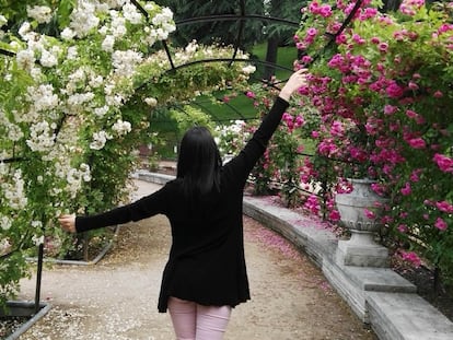 Tatiara, durante un paseo con J. por un parque de Madrid.