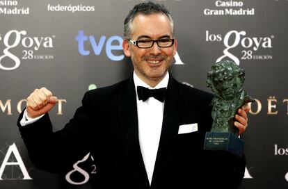 El realizador Pedro Solis García tras recibir el Goya al Mejor cortometraje de animación, por su trabajo 'Cuerdas'.