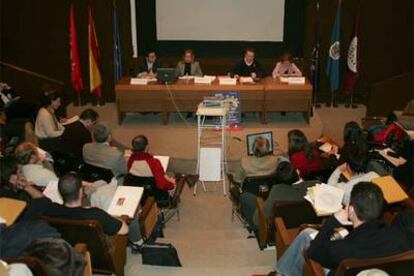 Universitarios en el foro <i>Los estudiantes ante los cambios de la enseñanza superior en Europa</i>.