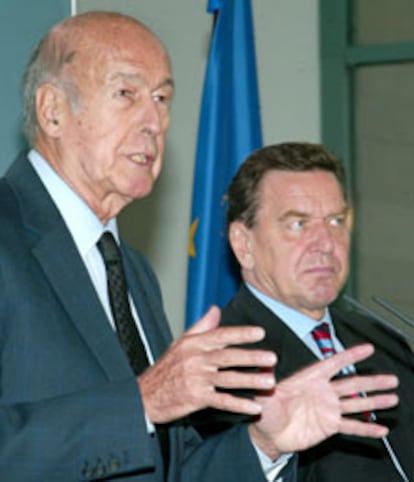 Valéry Giscard d&#39;Estaing, junto a Gerhard Schröder.