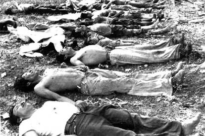 Matanza de unos 200 campesinos en Salacuin, en el norte de Guatemala, en 1982.