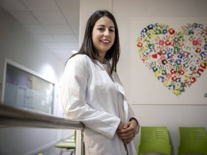 Esther Coronado, en la sede de Asociación contra el Cáncer en Valencia.