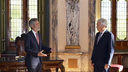 El presidente del Tribunal Supremo y el Consejo General del Poder Judicial, Carlos Lesmes, recibe al comisario europeo de Justicia, Didier Reynders, el 30 de septiembre.