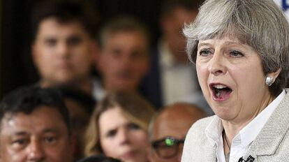 Theresa May durante comício eleitoral.