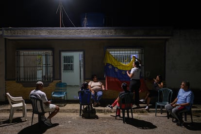 Familiares de Ysqueibel Peñaloza comienzan con los preparativos para recibir al joven, en Valencia.