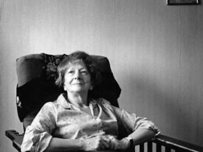 Wislawa Szymborska, en su casa, antes del Premio Nobel de 1996.