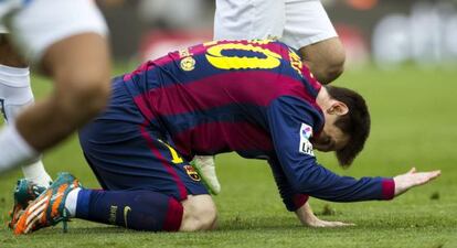 Messi se lamenta de una ocasión fallida ante el Málaga.
