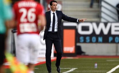 Unai Emery gesticula durante el partido del PSG en Nancy.