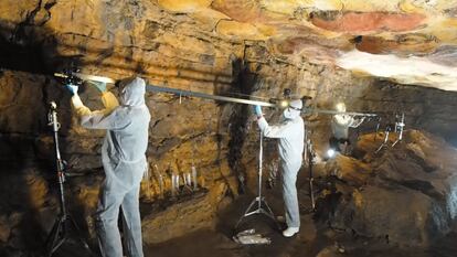 En todo momento un equipo científico midió los cambios de temperatura, humedad, CO2 y presión atmosférica que se registraron mientras duró el rodaje en el interior de la cueva de Altamira.