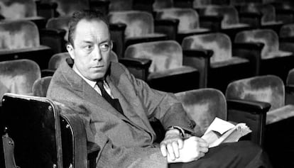 Albert Camus en el Teatro Antoine en Par&iacute;s en 1959.