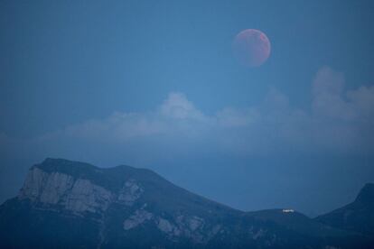 Imatge de l'eclipsi, a Suïssa.