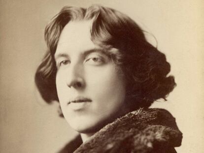 El escritor de origen irlandés Oscar Wilde (1854-1900), fotografiado en 1882.