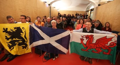 Voluntarios de Flandes, Escocia y Gales en la v&iacute;spera del 9-N.