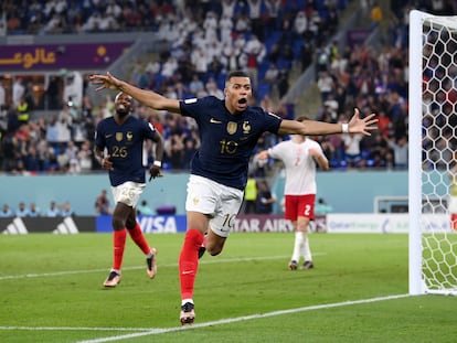 DOHA, QATAR - NOVEMBER 26: Kylian Mbappe of France celebrates after scoring their team's second goal during the FIFA World Cup Qatar 2022 Group D match between France and Denmark at Stadium 974 on November 26, 2022 in Doha, Qatar. (Photo by Stu Forster/Getty Images)